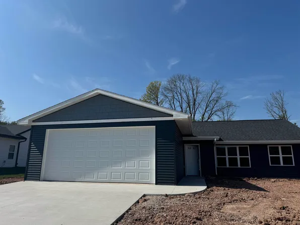 4625 Shambeau Dr, Oshkosh, WI 54901