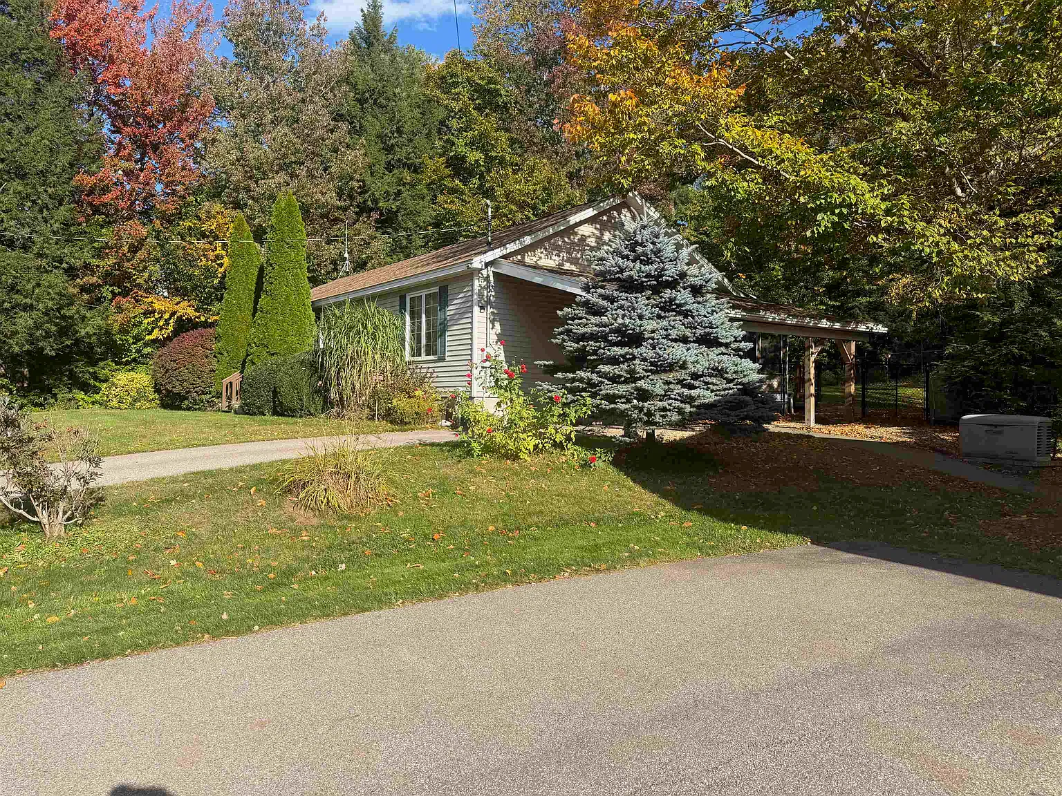 3 bed, 2.0 bath, 1568 sqft, $3,200 — Photo 3