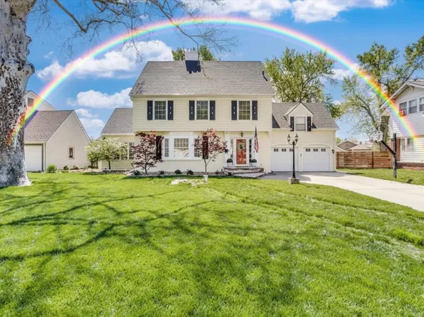 9 Crescent Blvd, Hutchinson, KS 67502