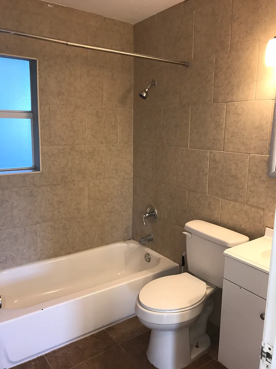 Building Photo - 413 E Michigan St #2