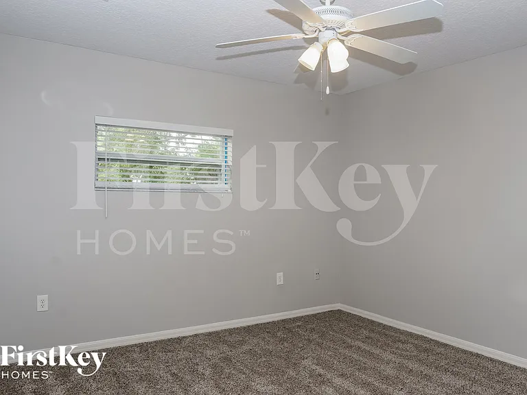 1136 Delmar Ter NE — Photo 12
