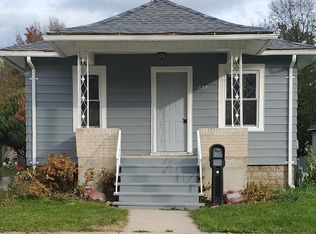 835 N View St, Aurora, IL 60506