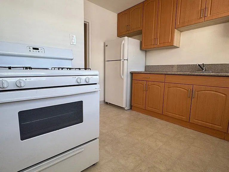 9045 Cattaraugus Ave — Photo 7