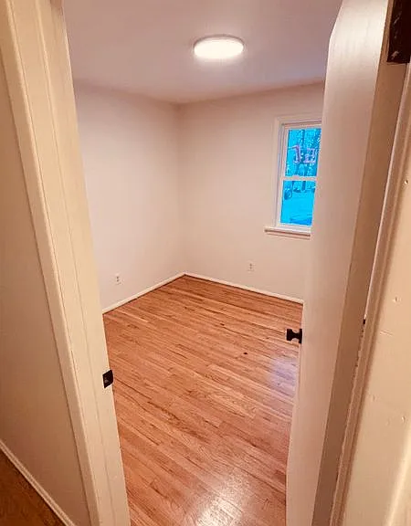 42 Young Ave — Photo 8