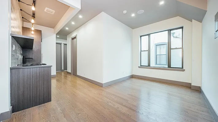 Rented by Nooklyn NYC LLC | media 19