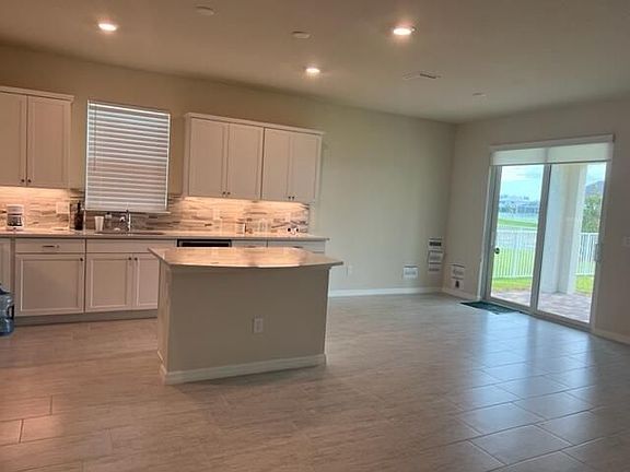 5th image of 10472 SW Captiva Dr