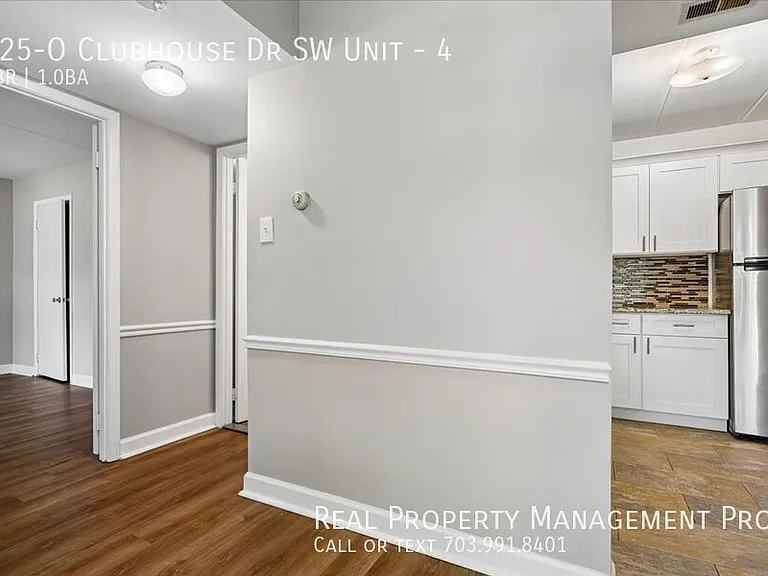 125O Clubhouse Dr SW #4 — Photo 10