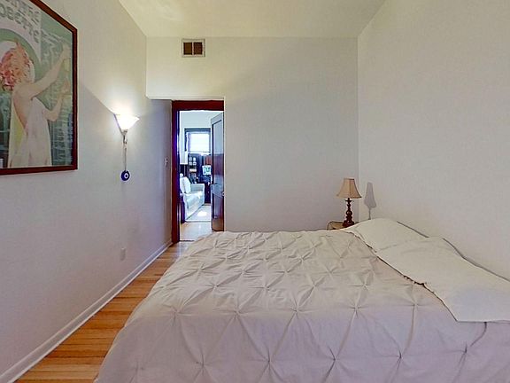 4th image of 2917 N Mildred Ave #3