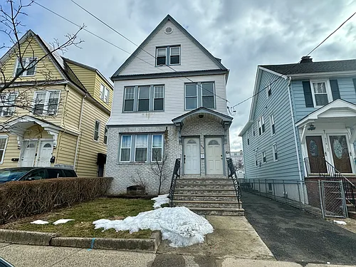 318 Ampere Pkwy #2 Photo 1