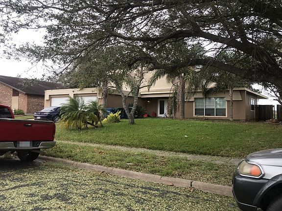 2nd image of 1033 Comal St