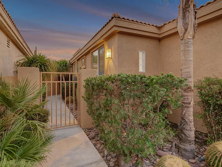 67361 N Laguna Dr — Photo 14