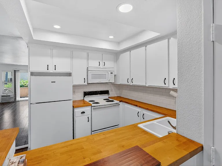 5914 Rancho Mission Rd #47 — Photo 4