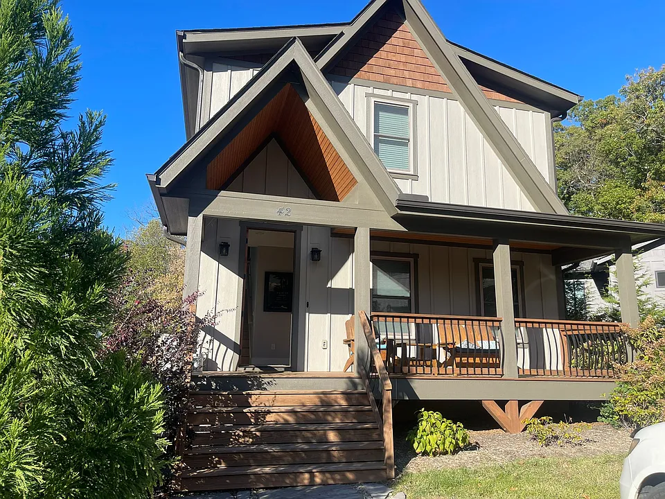 42 Reynolds Rd