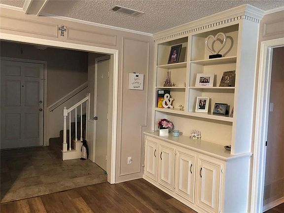 3rd image of 3410 Hightrail Ln