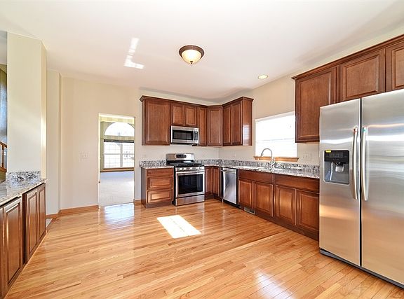 3rd image of 126 Rushmore Dr