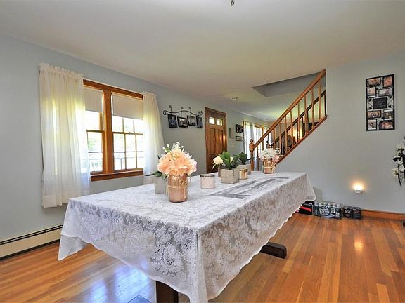 2nd image of 168 Sherwood Cir