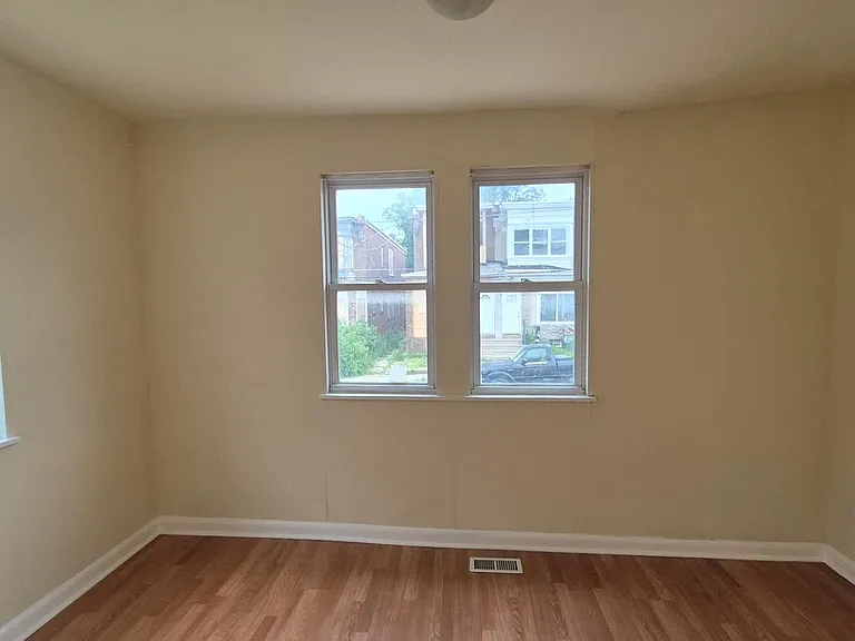 1245 Empire Ave #1 — Photo 5