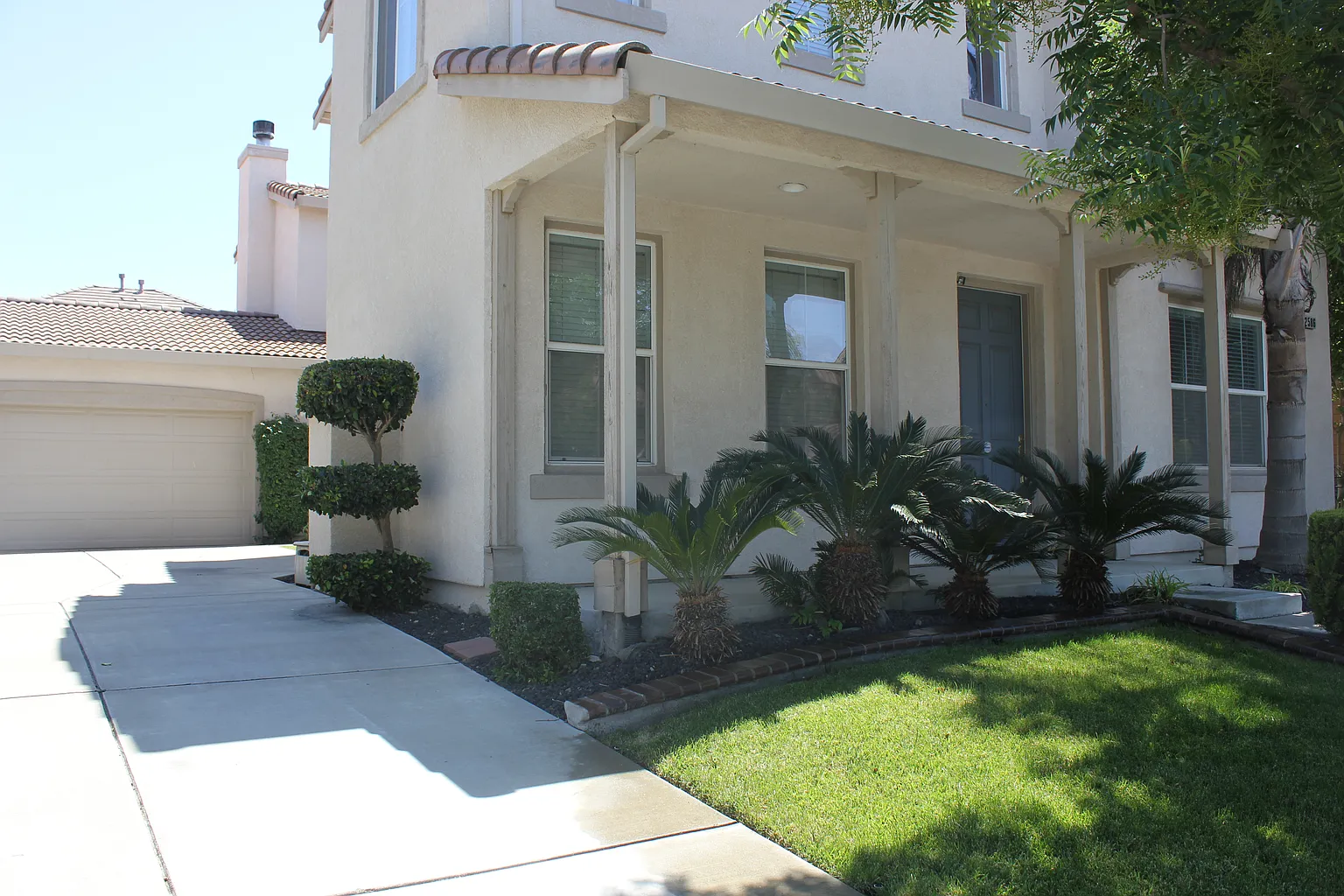 2586 Greystone Dr photo 1