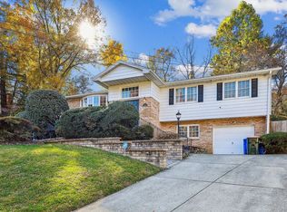 5 Van Dyck Ct, Potomac, MD 20854
