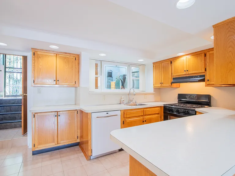 177 Battery Ave — Photo 6