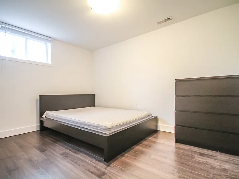 1148 Woodroffe Ave #B — Photo 5