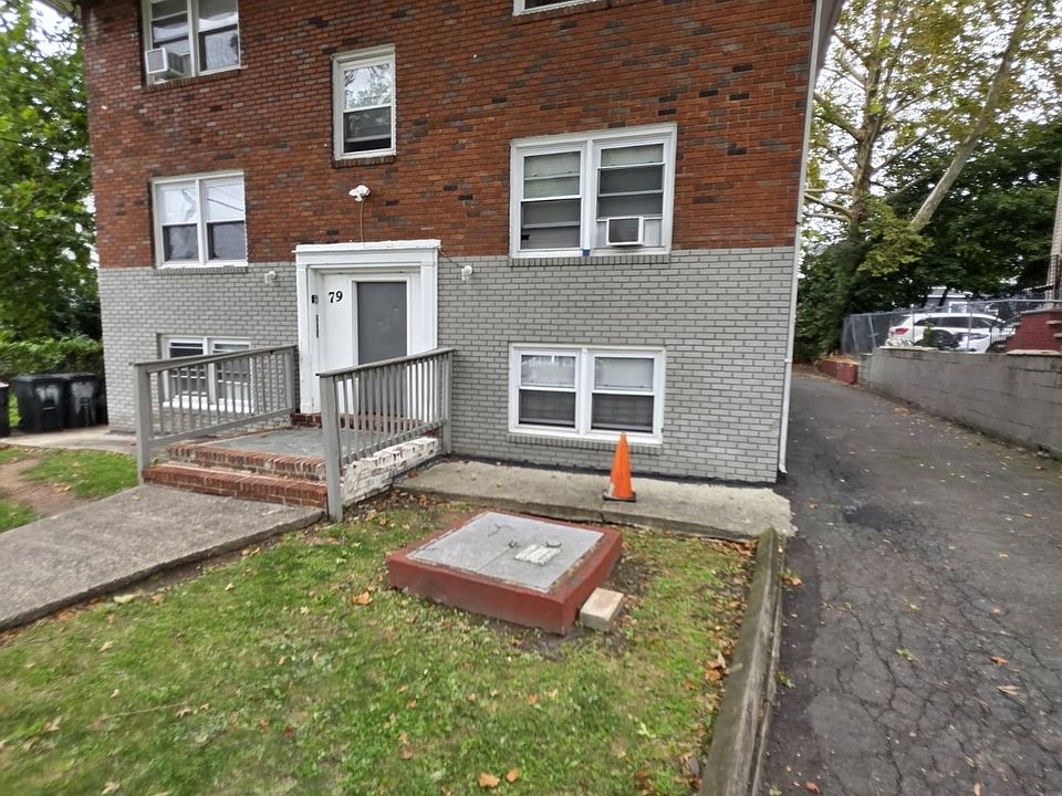 1st image of 79 Hopkins Pl #2A
