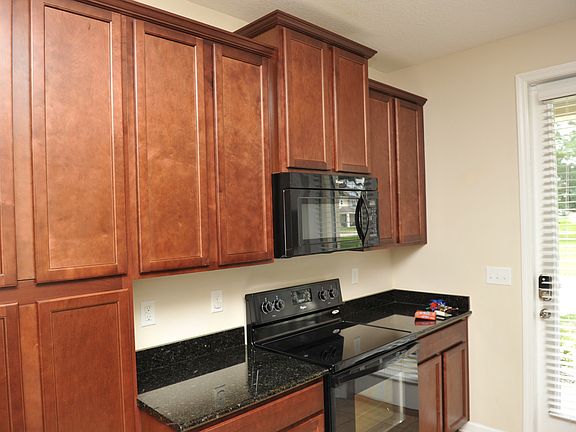 5th image of 3057 Holly Grove Ln