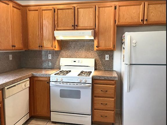 5th image of 2850 Roseau Way