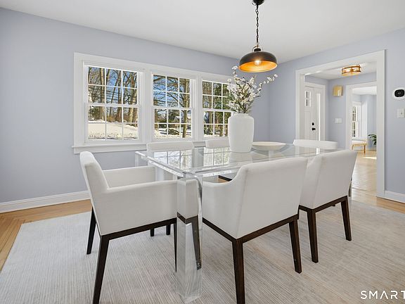 4th image of 341 Crestwood Road