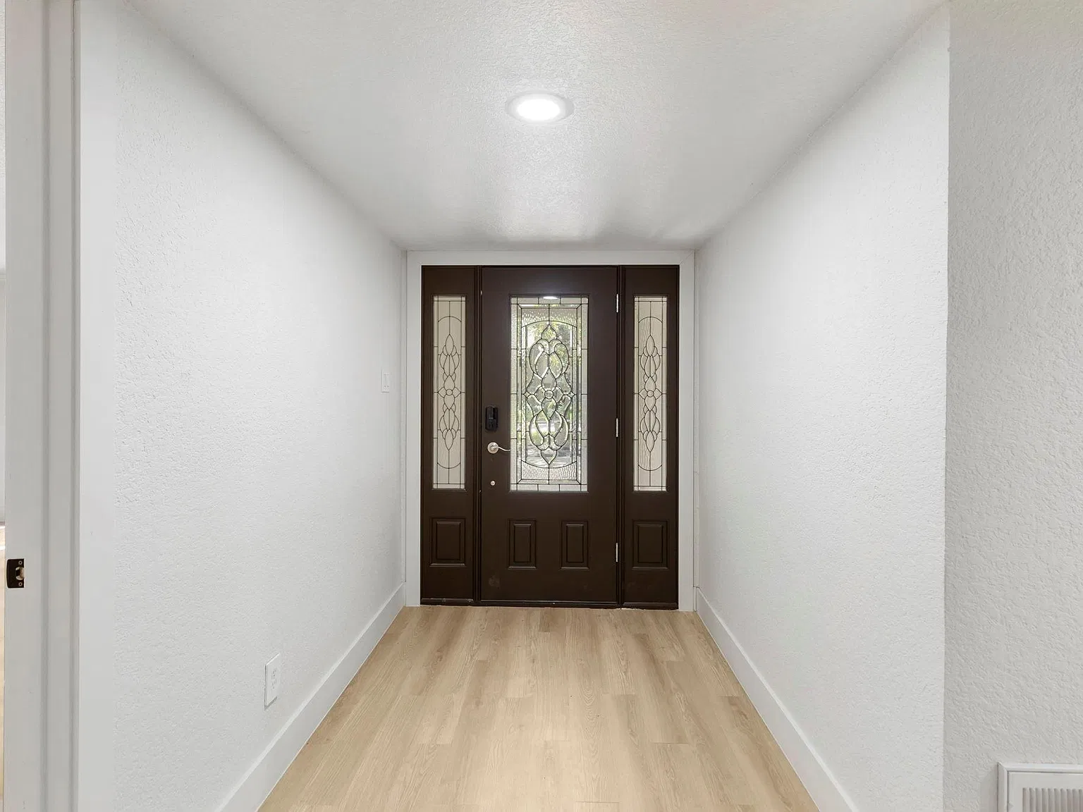 3 bed, 2.5 bath, 2879 sqft, $2,700 — Photo 4