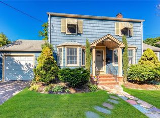 19 Community Rd, Bay Shore, NY 11706