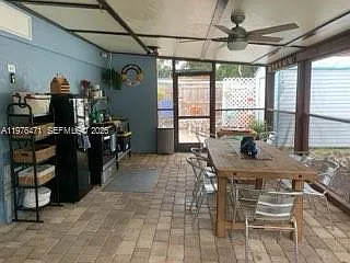919 Lobster Ln — Photo 6