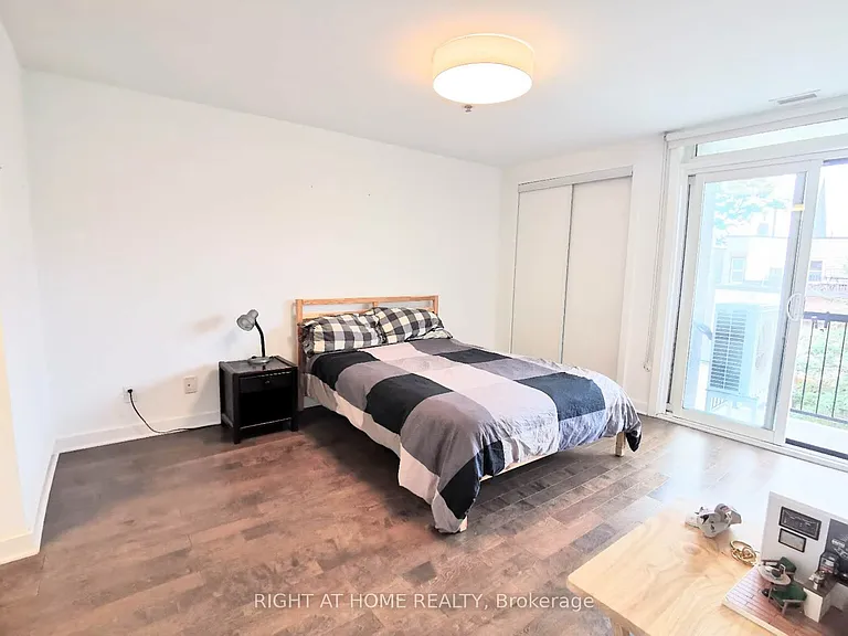 456 King Edward Ave #407 — Photo 15