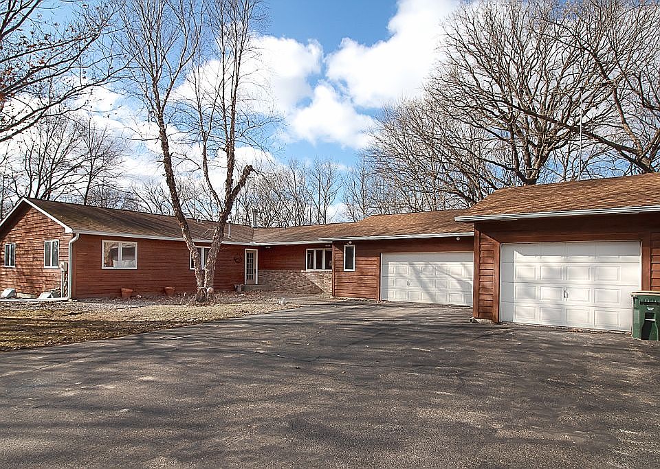 1st image of 30 Woodview Dr