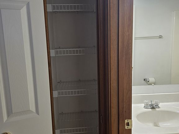 5th image of 720 Marney Ln
