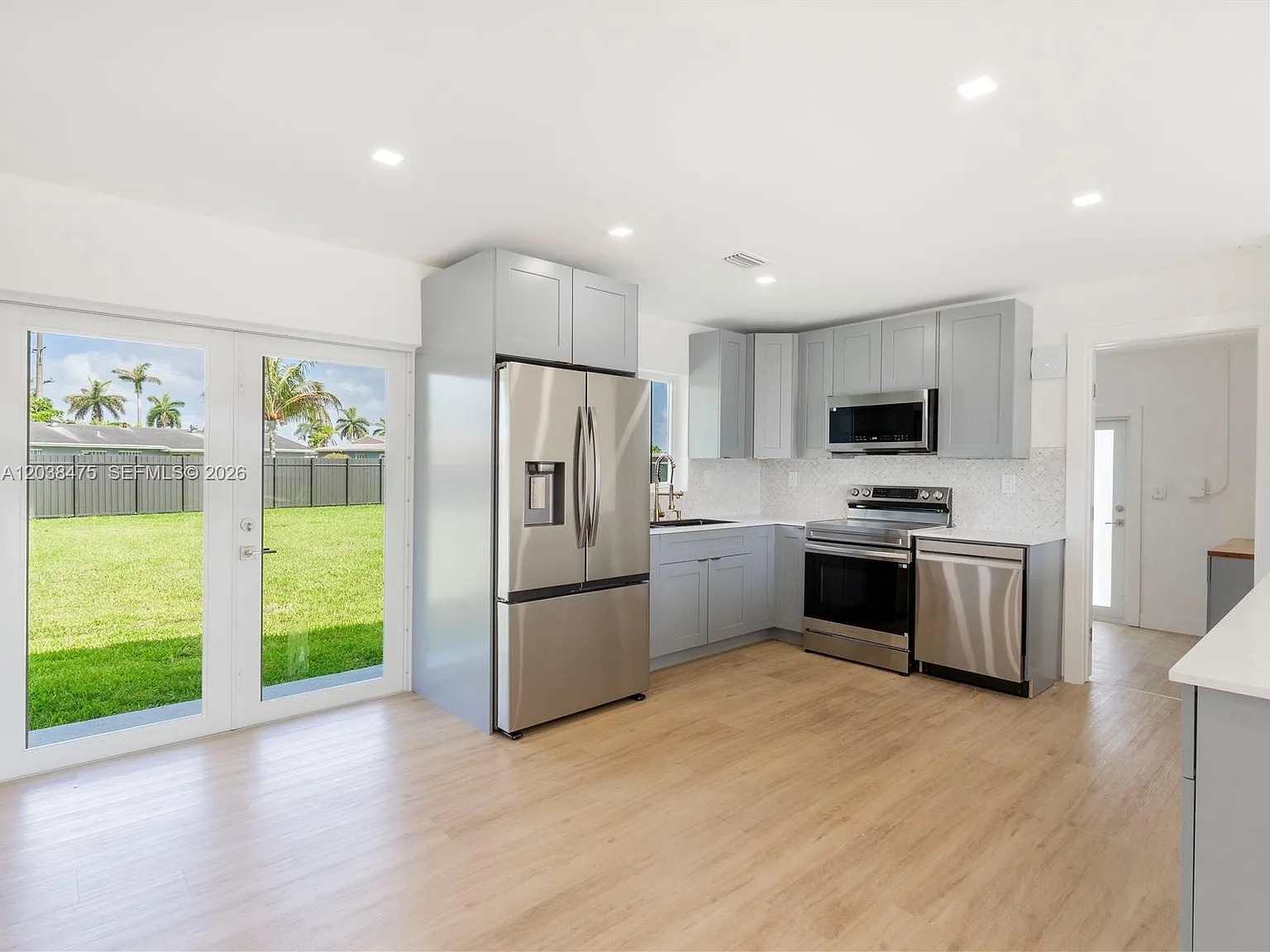 3 bed, 2.0 bath, $3,300 — Photo 2