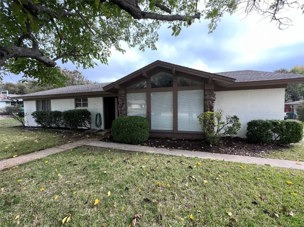 1748 Brown Trl, Hurst, TX 76054