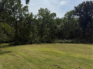 1209 N Lyne St, Raymore, MO 64083
