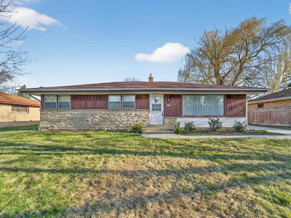 4604 West Dunwood ROAD, Brown Deer, WI 53223