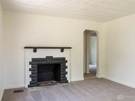 4th image of 1424 Canfield Ave