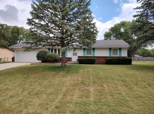 8951 Galaxy Dr, Machesney Park, IL 61115
