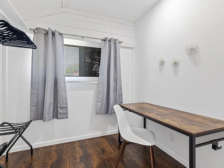 1230 S Montclair Ave — Photo 21