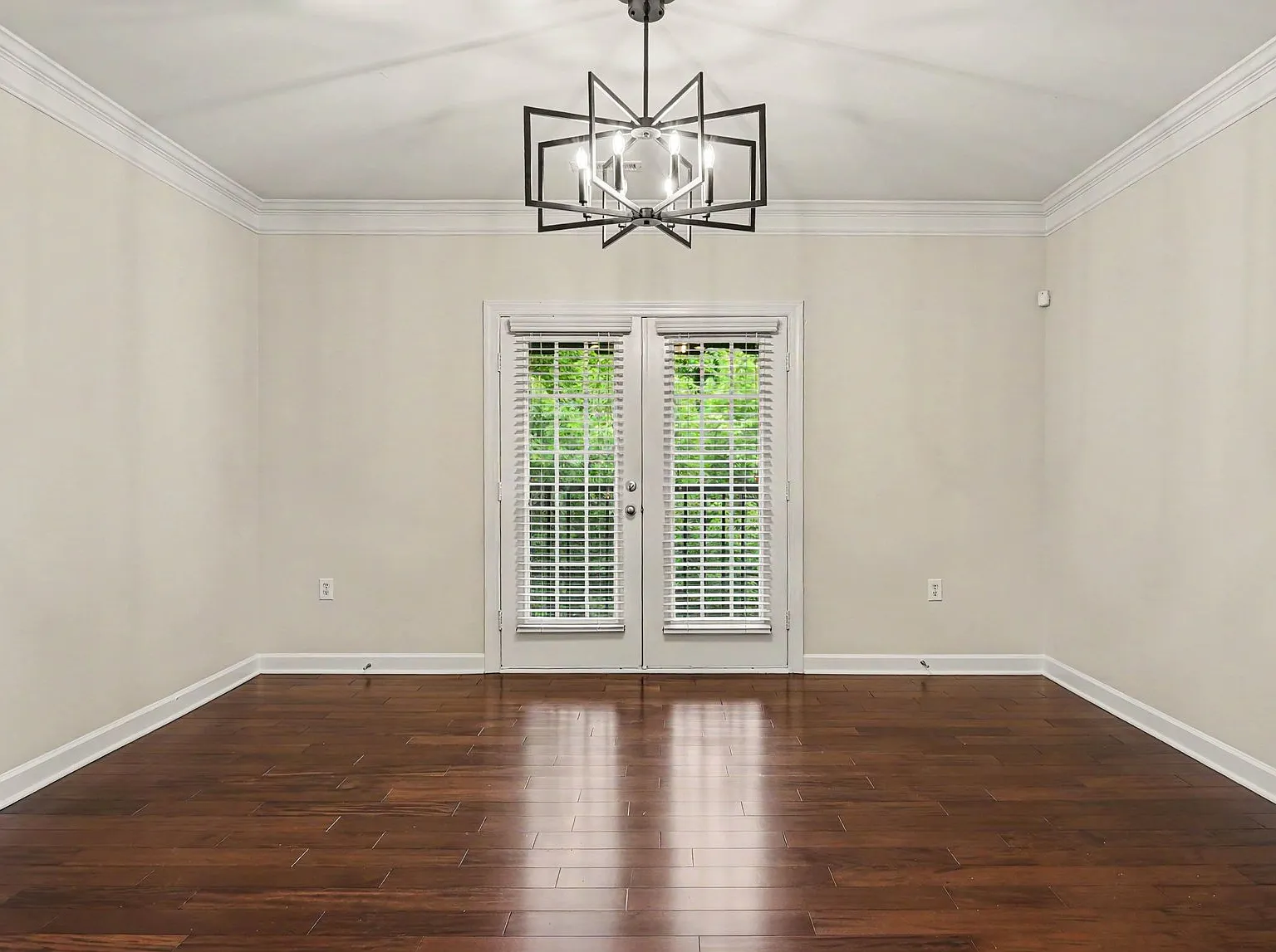 2 bed, 1029 sqft, $1,800 — Photo 3