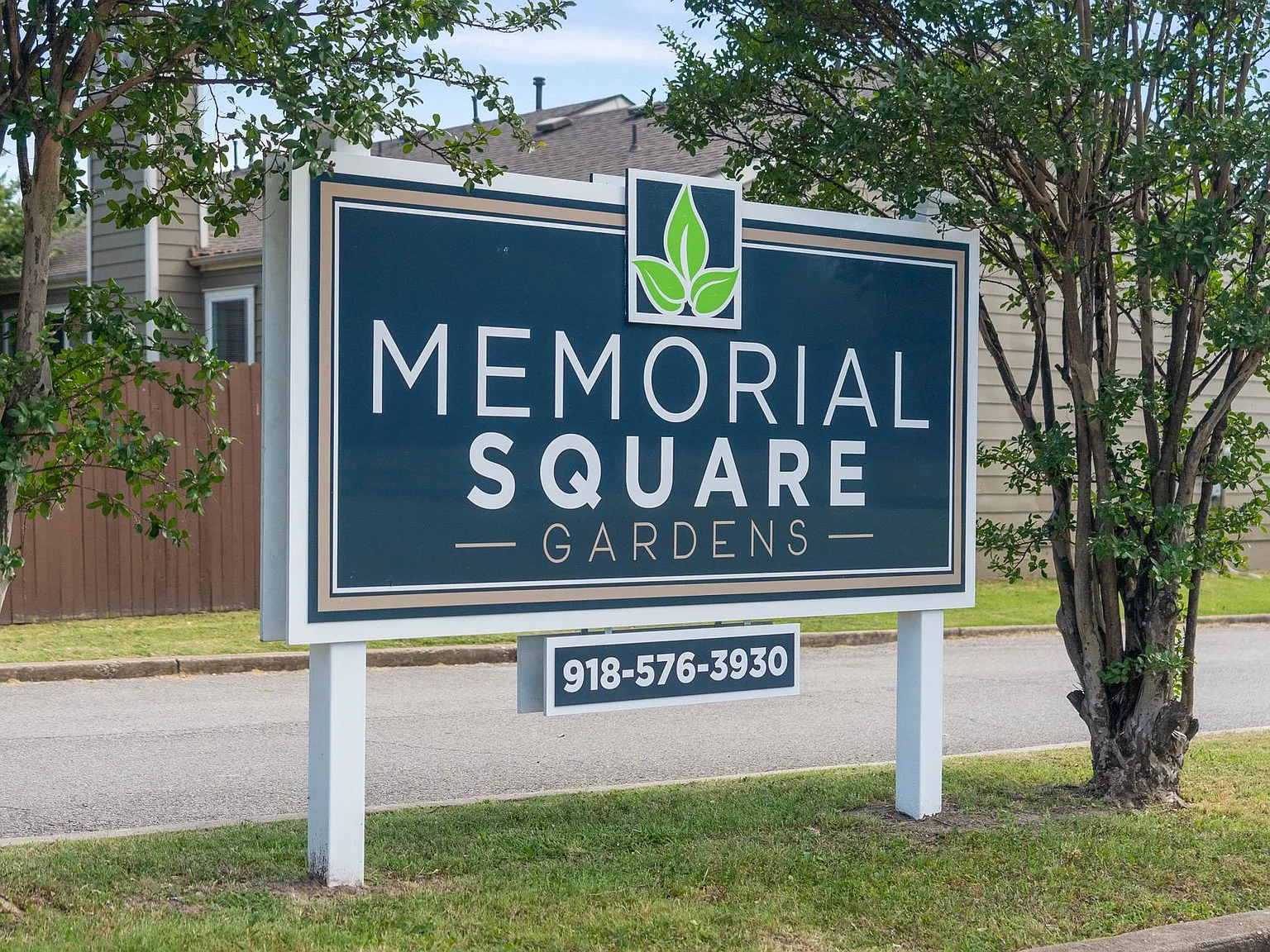 Memorial Square Gardens — Photo 2