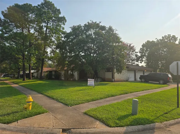 501 Rugby Pl, Bossier City, LA 71111