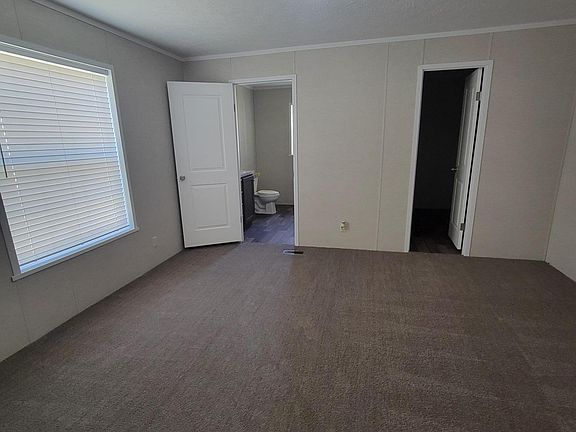 4th image of 102 Serra St
