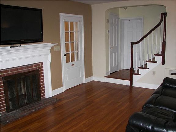 3rd image of 409 Brandywine Blvd