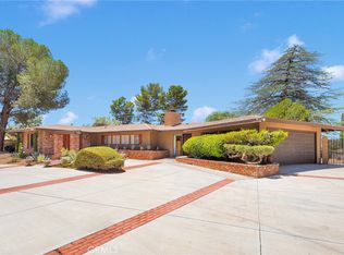 19955 Chickasaw Rd, Apple Valley, CA 92307