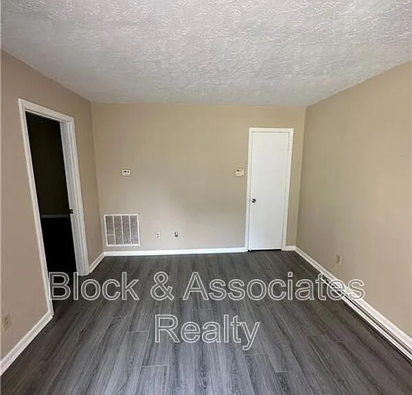 4959 Fieldcrest Dr #A — Photo 6