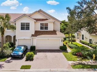 916 Hampton Cir #91, Naples, FL 34105